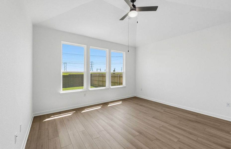 Spacious, unfurnished interior of a new home in Kuempel Farms, Pflugerville (Image 32).