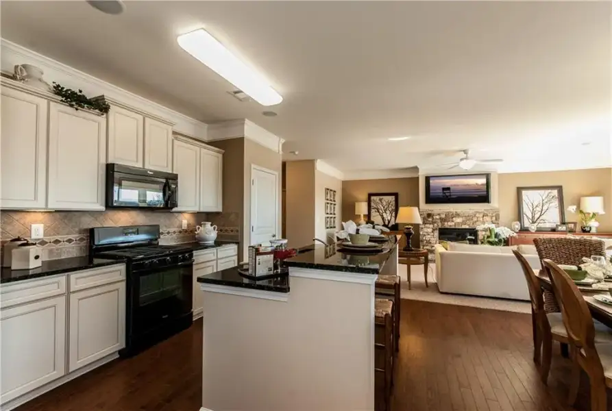 Furnished interior view inside a new home in Sierra Creek, Hoschton (Image 13).