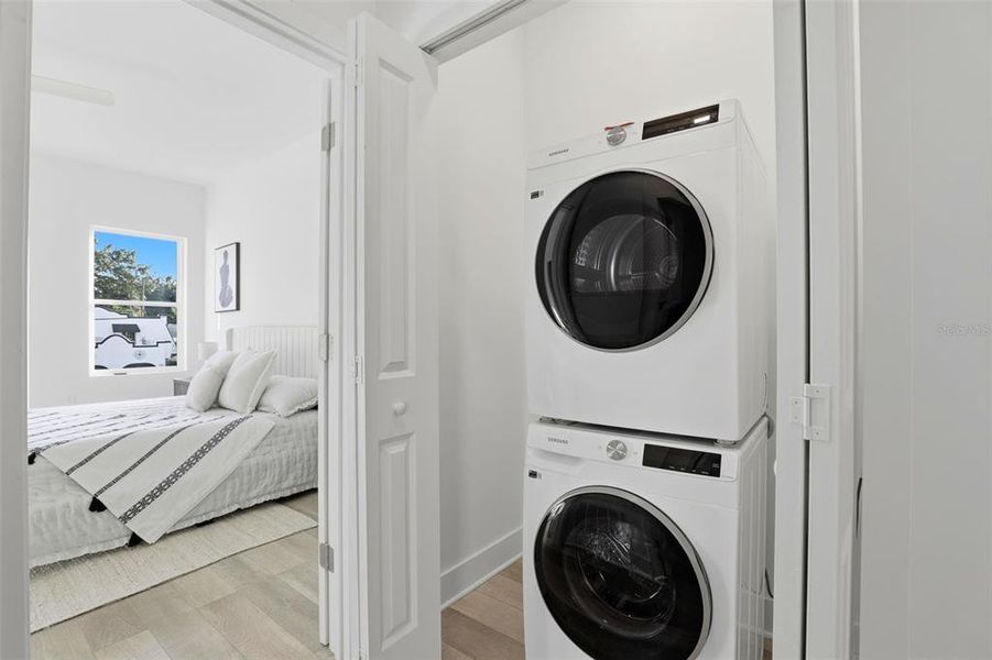 Furnished interior view inside a new home in , Orlando (Image 33).