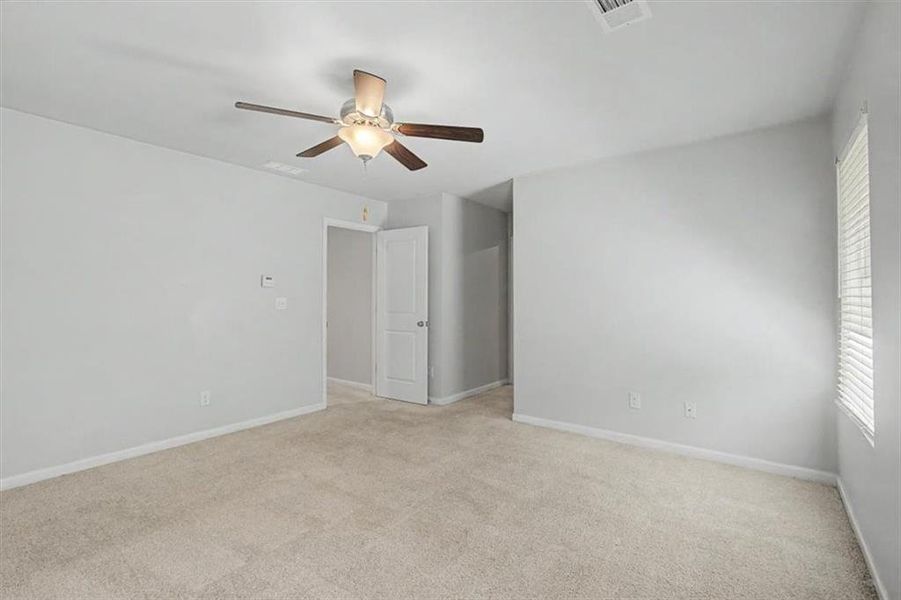 Spacious, unfurnished interior of a new home in Deer Creek, Temple (Image 27).