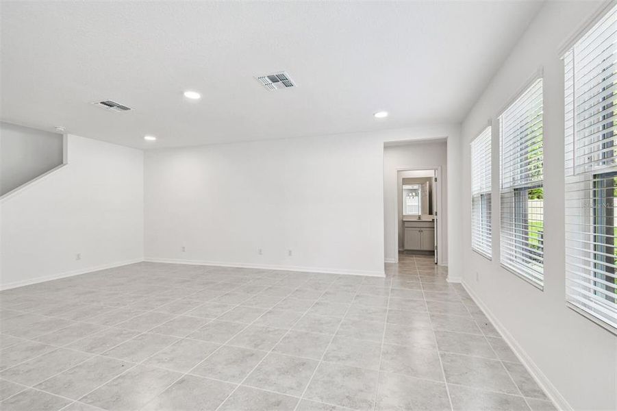 Spacious, unfurnished interior of a new home in Meadow Oaks, Hudson (Image 25).