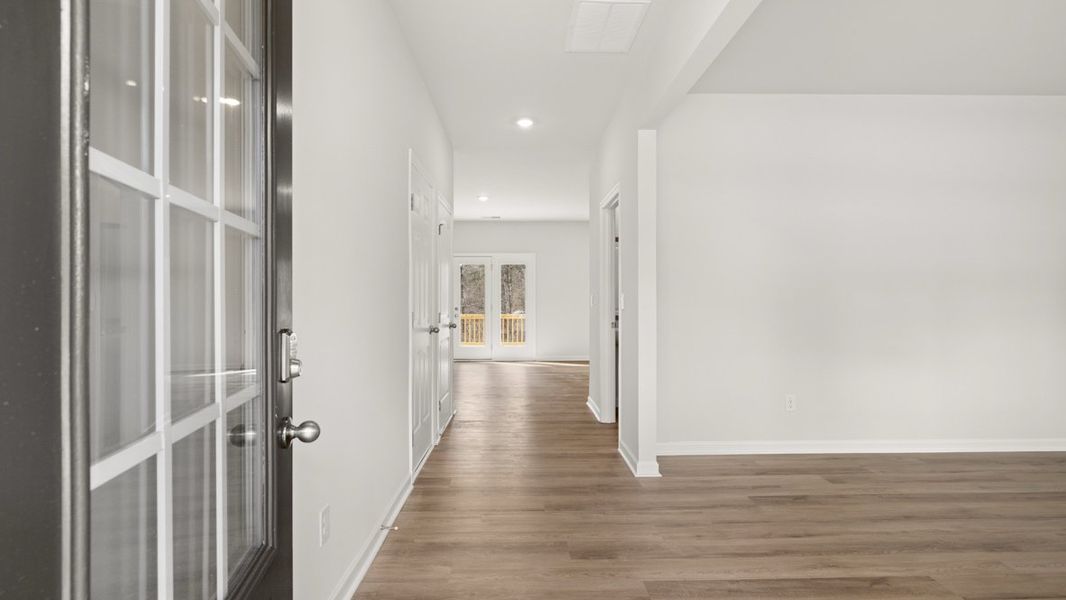 Spacious, unfurnished interior of a new home in South Wind, Union City (Image 14).