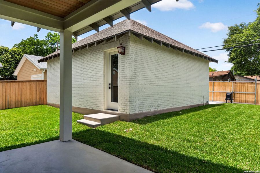 Exterior details and patio area of a home in , Alamo Heights (Image 32).