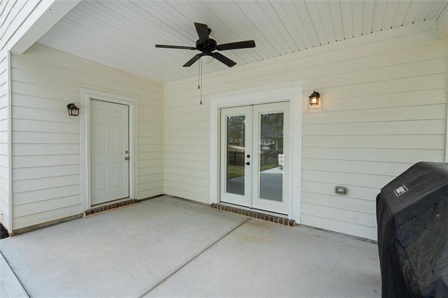 Exterior details and patio area of a home in Fairfield Plantation, Villa Rica (Image 32).