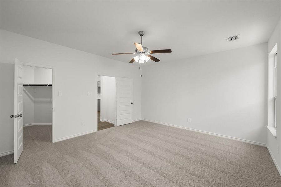 Spacious, unfurnished interior of a new home in Baker Farms, Cleburne (Image 18). Spacious, unfurnished interior of a new home in Baker Farms, Cleburne (Image 18).