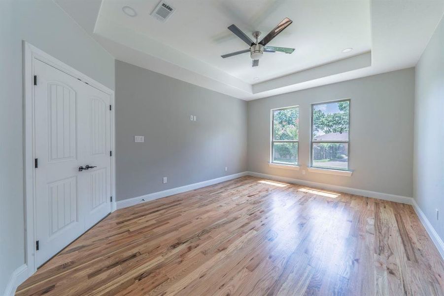 Spacious, unfurnished interior of a new home in , Duncanville (Image 13).