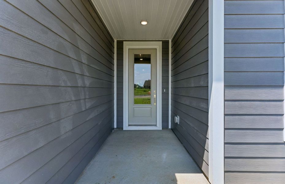 Exterior details and patio area of a home in Glenview Farms, Murfreesboro (Image 3). Exterior details and patio area of a home in Glenview Farms, Murfreesboro (Image 3).