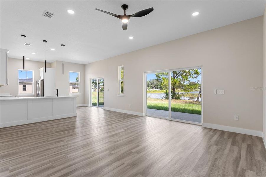 Spacious, unfurnished interior of a new home in , Leesburg (Image 12).