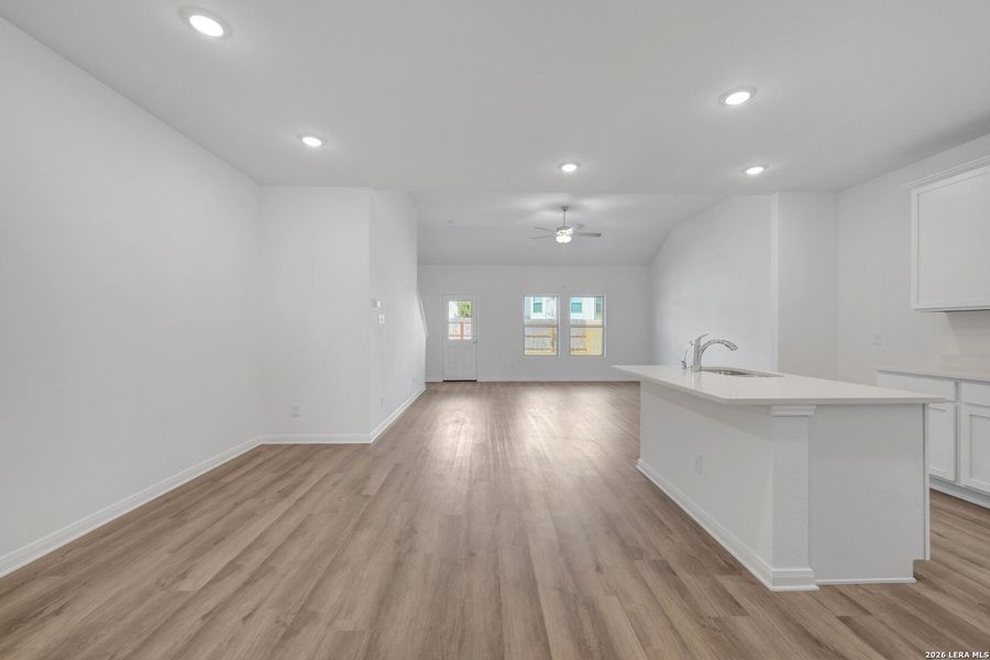 Spacious, unfurnished interior of a new home in Greenspoint Heights, Seguin (Image 40).