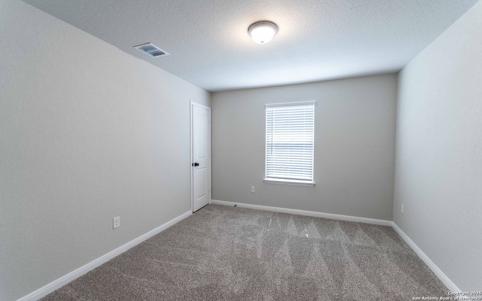 Spacious, unfurnished interior of a new home in Homestead, Schertz (Image 13).