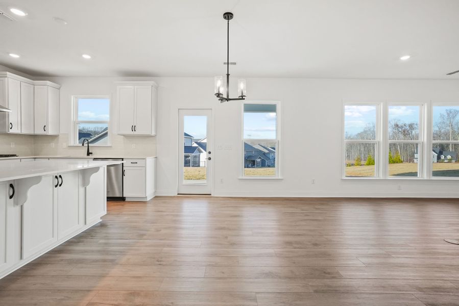 Spacious, unfurnished interior of a new home in Forest Creek, Waxhaw (Image 22).