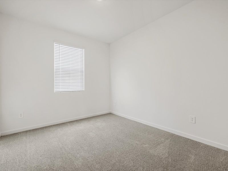 Spacious, unfurnished interior of a new home in Mountain View Estates Reserve Series, Buckeye (Image 11).