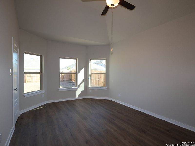 Spacious, unfurnished interior of a new home in Winding Brook, San Antonio (Image 25). Spacious, unfurnished interior of a new home in Winding Brook, San Antonio (Image 25).