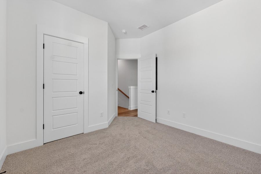 Spacious, unfurnished interior of a new home in , Summerville (Image 28).