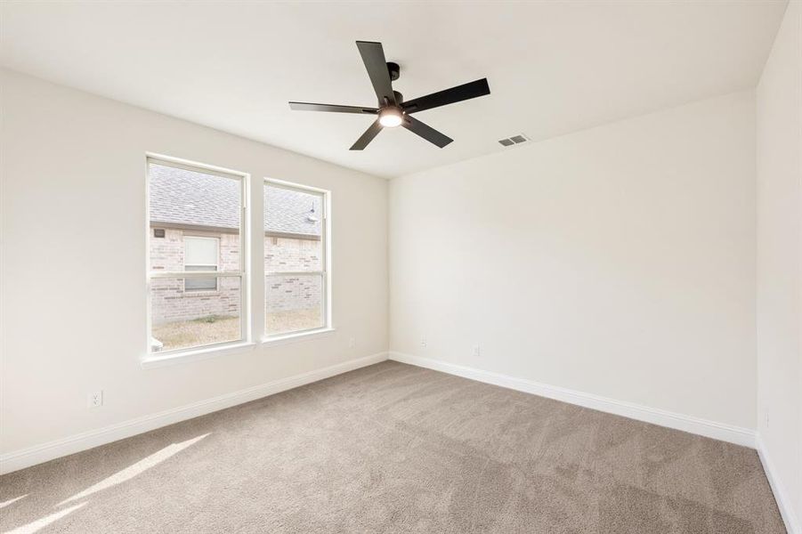 Spacious, unfurnished interior of a new home in Hunters Ridge, Crowley (Image 25).