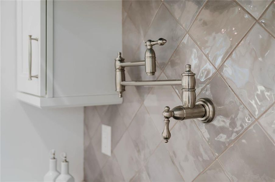 Close-up of interior finishes inside a home in , Port Charlotte (Image 23).