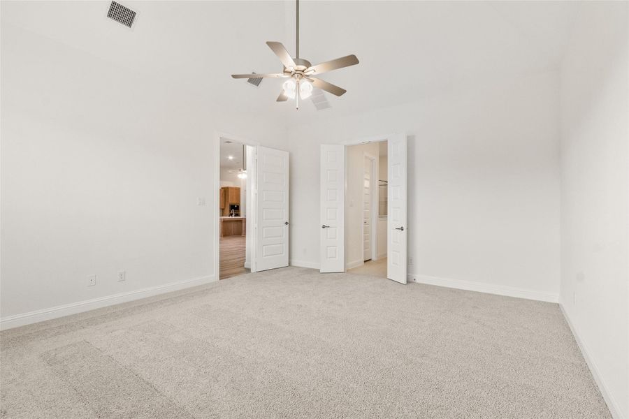 Spacious, unfurnished interior of a new home in Sundance Cove, Crosby (Image 19).