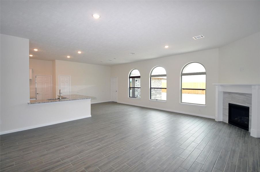 Spacious, unfurnished interior of a new home in , League City (Image 32).