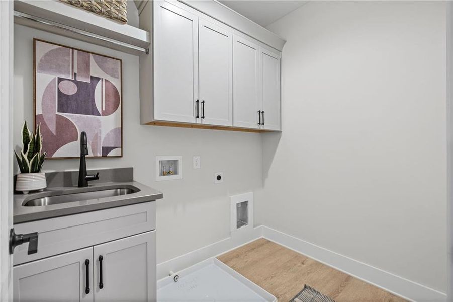 Furnished interior view inside a new home in Devin's Shire - A Kennesaw Tradition, Kennesaw (Image 14). Furnished interior view inside a new home in Devin's Shire - A Kennesaw Tradition, Kennesaw (Image 14).