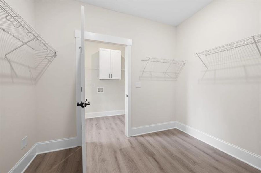 Spacious, unfurnished interior of a new home in , Dallas (Image 18).