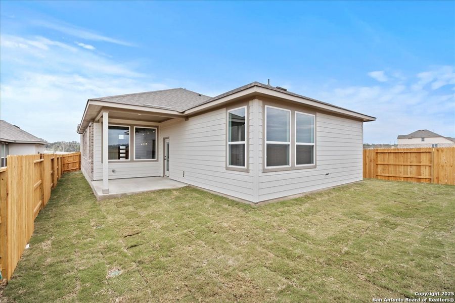 Exterior details and patio area of a home in Stream Waters, Seguin (Image 3).