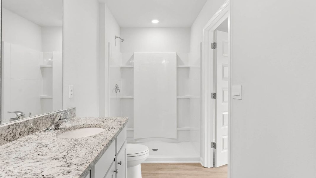 Representative unfurnished interior of a home built from the Freeport by D.R. Horton in Sunny Hills, Chipley (Image 25).