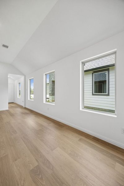 Spacious, unfurnished interior of a new home in Riviera Pines, Huffman (Image 26).