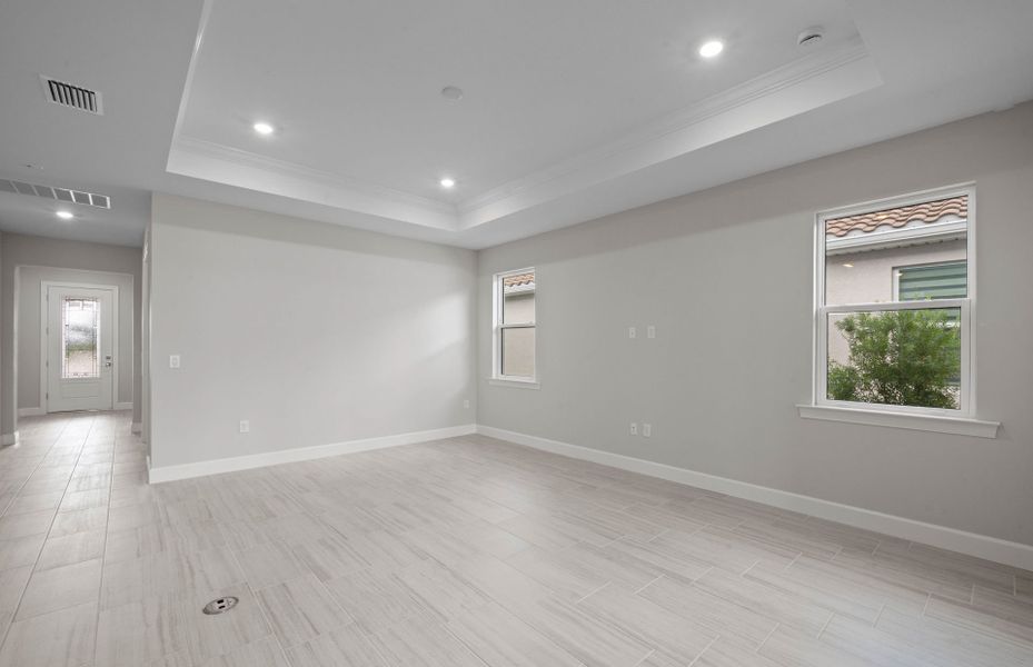 Spacious, unfurnished interior of a new home in Del Webb Oak Creek, North Fort Myers (Image 20).