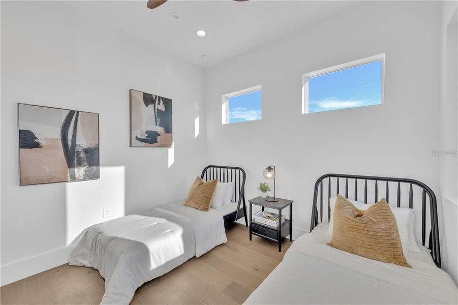 Furnished interior view inside a new home in , Sarasota (Image 78).