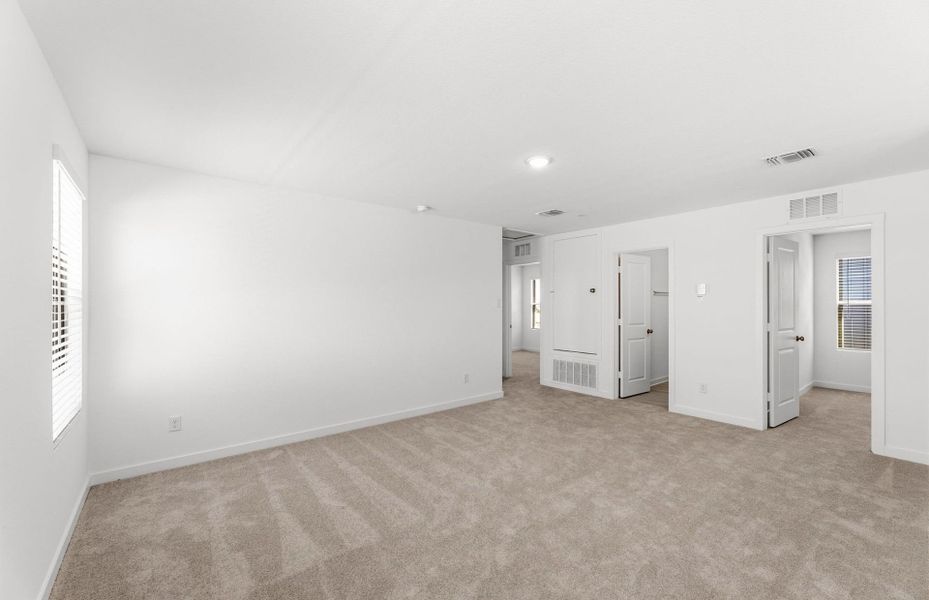 Spacious, unfurnished interior of a new home in Sonterra, Jarrell (Image 45).