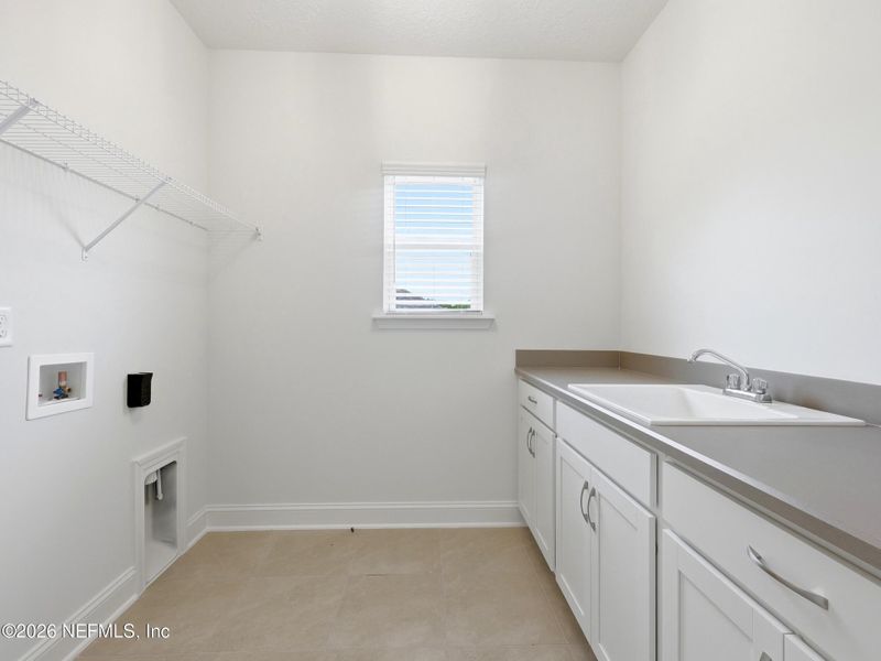 Spacious, unfurnished interior of a new home in Silver Landing At Silverleaf, St. Augustine (Image 75).