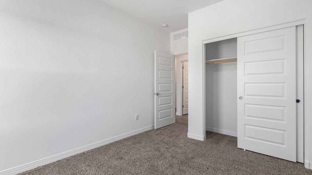 Representative unfurnished interior of a home built from the Sedona - Plan H50T7 by D.R. Horton in Sahuarita Acres, Sahuarita (Image 34).