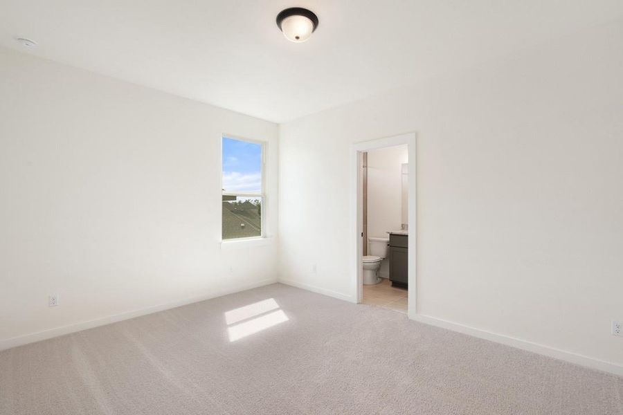 Spacious, unfurnished interior of a new home in Heritage, Dripping Springs (Image 33).