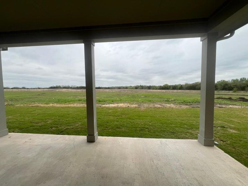 Exterior details and patio area of a home in Fannin Ranch, Leonard (Image 4).