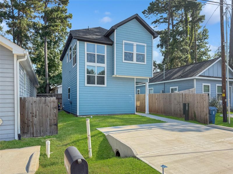 Exceptional NEW two-story home, Modern project with high ceilings and plenty of windows for natural lighting.