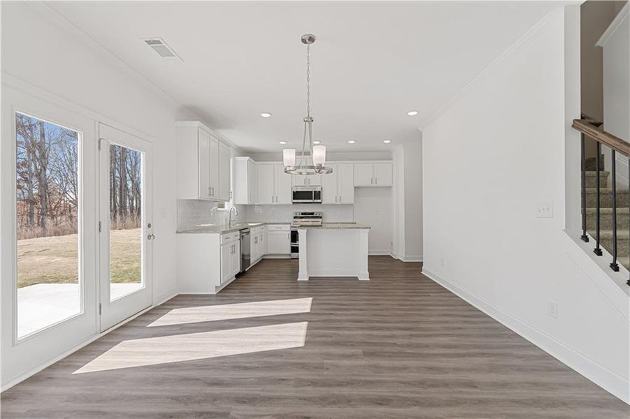Spacious, unfurnished interior of a new home in Hellen Valley, Braselton (Image 18).