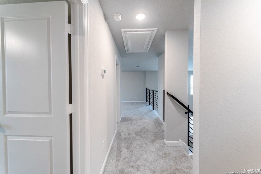 Spacious, unfurnished interior of a new home in Cloud Country, New Braunfels (Image 7).