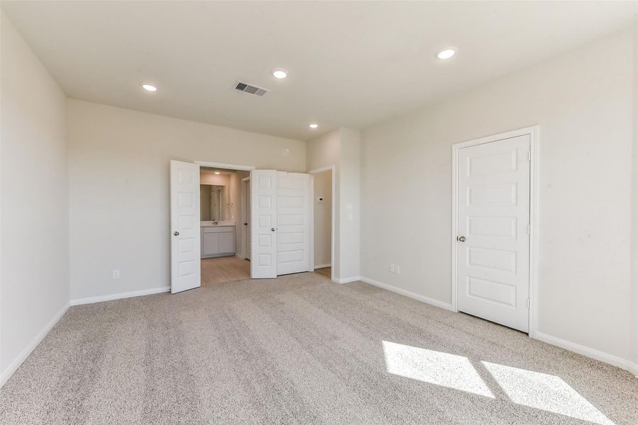 Spacious, unfurnished interior of a new home in Colony at Pinehurst, Pinehurst (Image 42). Spacious, unfurnished interior of a new home in Colony at Pinehurst, Pinehurst (Image 42).