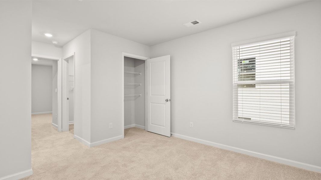 Spacious, unfurnished interior of a new home in The Abbey at Trolley Run Station, Aiken (Image 17).