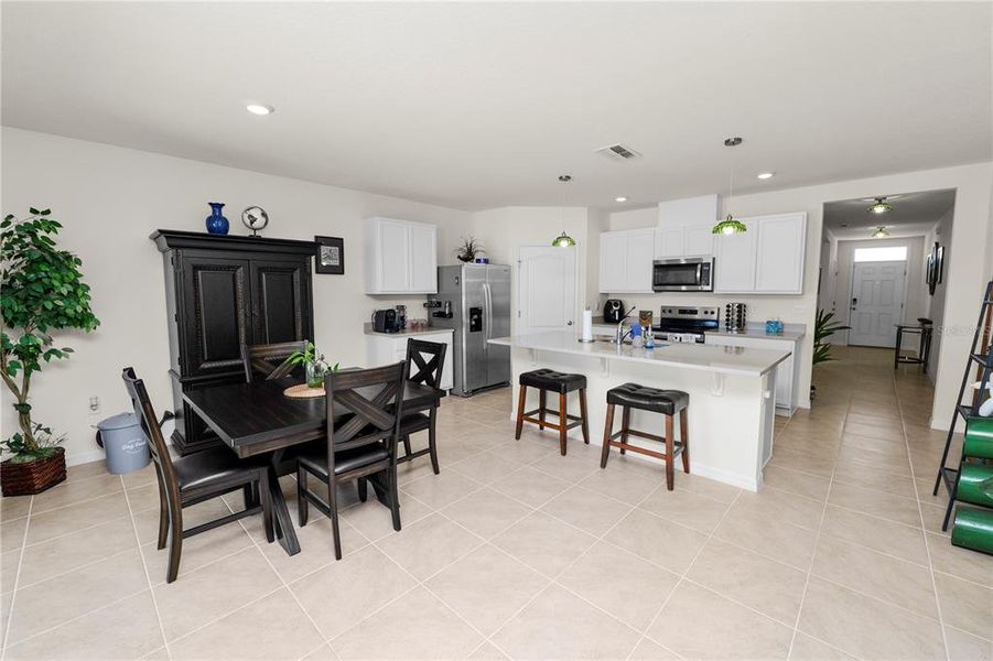 Furnished interior view inside a new home in , Bartow (Image 5).