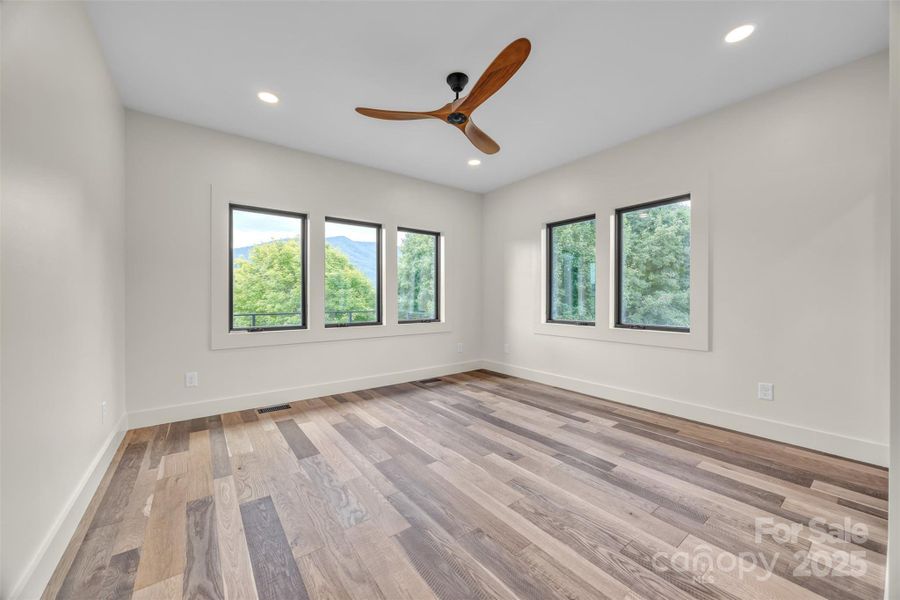 Spacious, unfurnished interior of a new home in , Jefferson (Image 15).