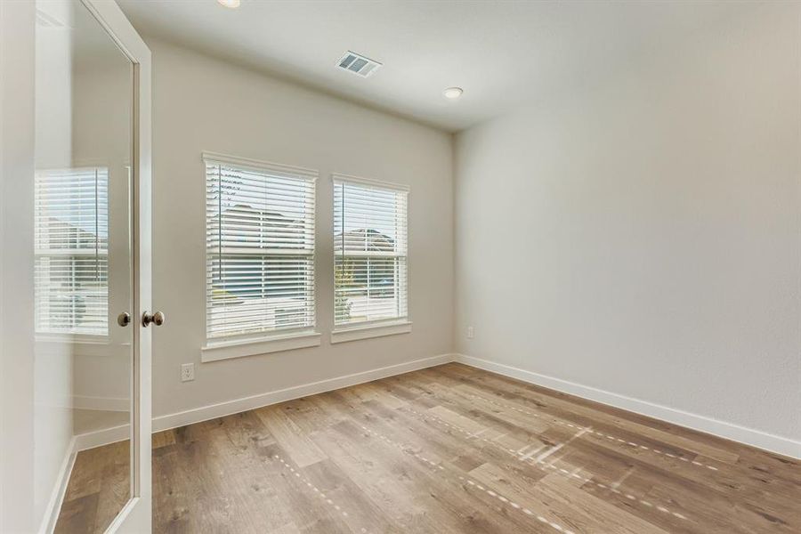 Spacious, unfurnished interior of a new home in Summerwood Estates, Red Oak (Image 14).