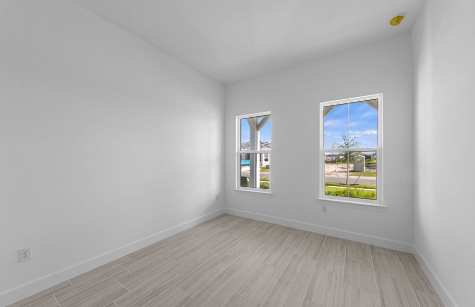 Spacious, unfurnished interior of a new home in BeachWalk by Manasota Key, Englewood (Image 28).