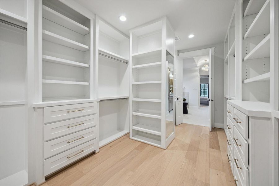 Furnished interior view inside a new home in Houston Heights, Houston (Image 15).