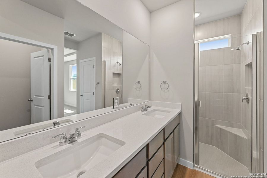 Furnished interior view inside a new home in Highland Ridge, New Braunfels (Image 4).