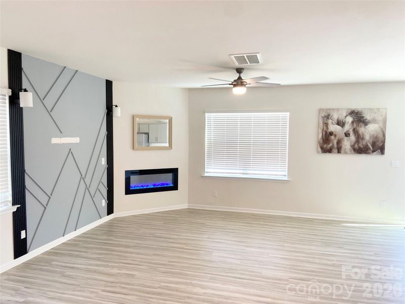 Spacious, unfurnished interior of a new home in Fergus Crossing, York (Image 21).