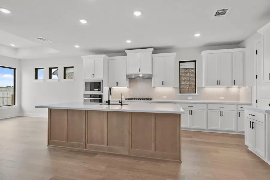 Large Center Island in Kitchen Large Center Island in Kitchen