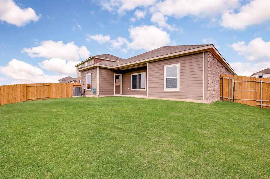 Exterior details and patio area of a home in Patriot Estates, Venus (Image 3).