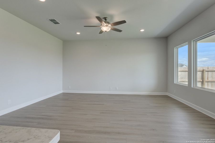 Spacious, unfurnished interior of a new home in Cordova Trails, Seguin (Image 15).