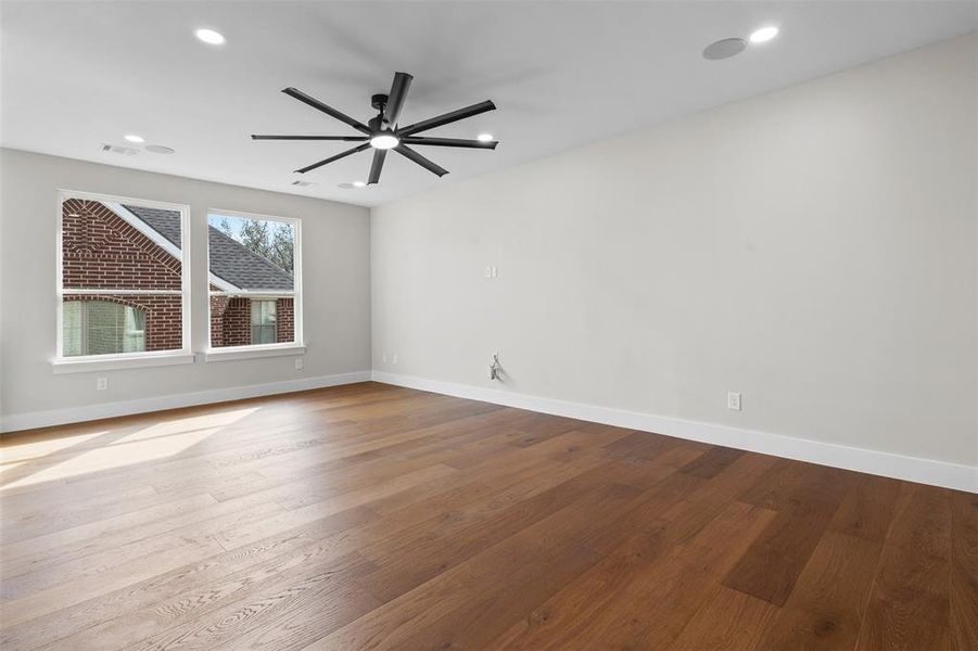 Spacious, unfurnished interior of a new home in , North Richland Hills (Image 28).